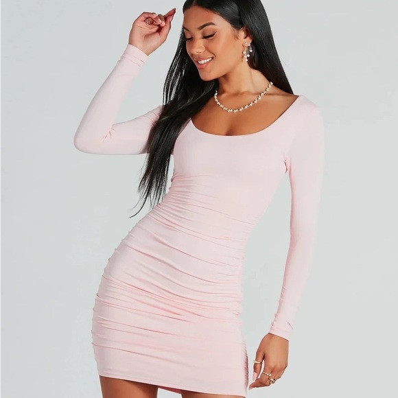 Windsor Smooth Silhouette Long Sleeve Ruched Midi Dress Baby Powder Pink Small - Picture 1 of 10